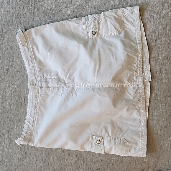 FRESH PRODUCE white 100% cotton scort.  Side pockets.  Size is XS. - Picture 1 of 6